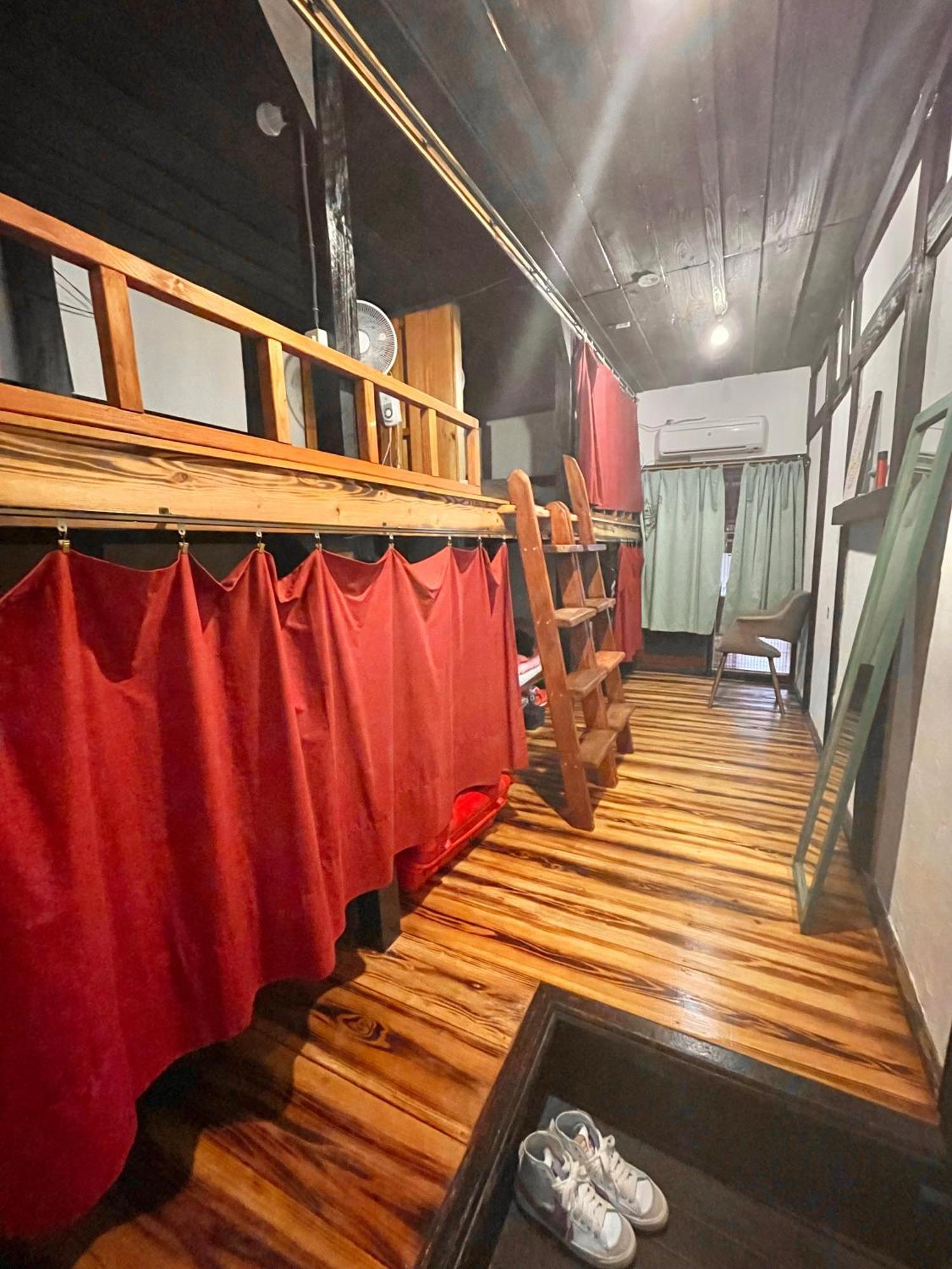 月光荘沖縄 Hotel Наха Екстериор снимка